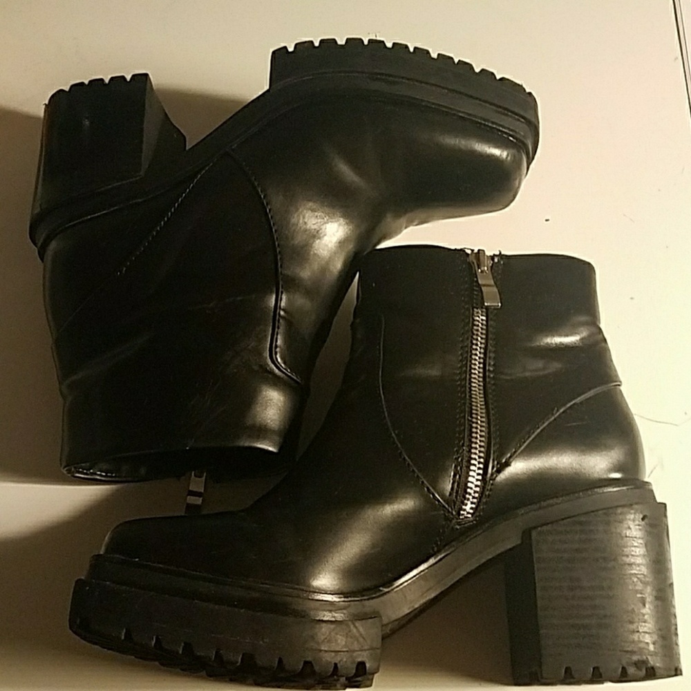 Black platforms